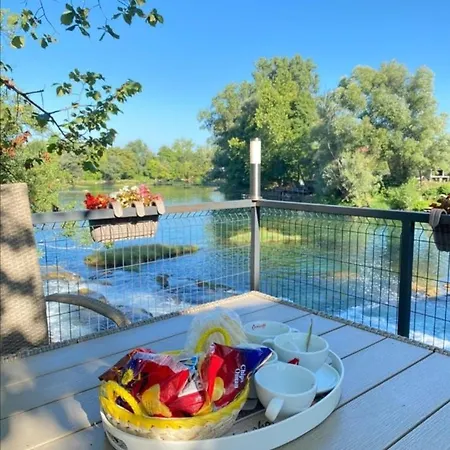 Dzenis Apartment Bihac