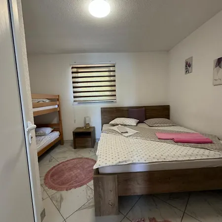 Dzenis Apartment Bihac