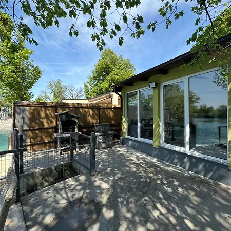 Apartment Dzenis *