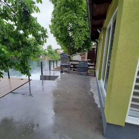Dzenis Apartment